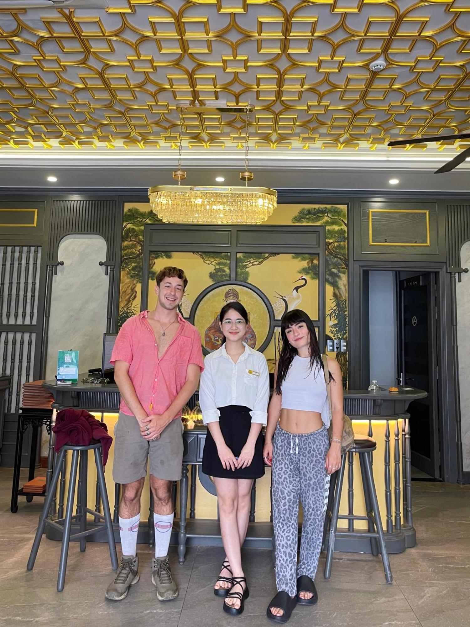 Sala Hotel Hue Bagian luar foto